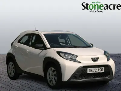 Używany Toyota Aygo X PURE 72 KM (52 kW) 2022 Biały SUV