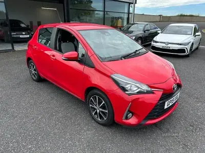 Used Toyota Yaris 107 HP (78 kW) 2019 Red Hatchback