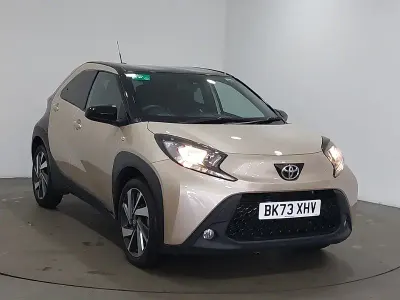 Used Toyota Aygo X 72 HP (52 kW) 2023 Beige SUV