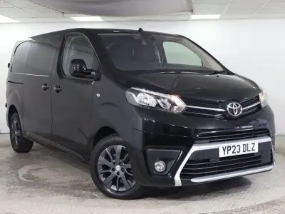 Usado Toyota Proace Design 142 HP (104 kW) 2023 Preto Monovolume