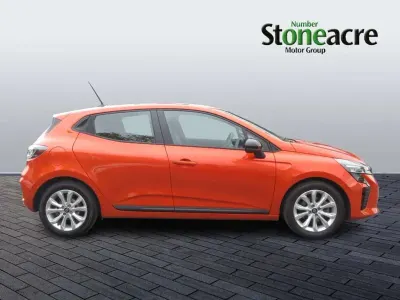 Gebraucht Renault Clio V Evolution 143 PS (105 kW) 2024 Orange Kleinwagen