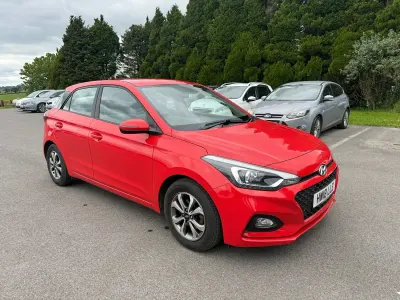 Used Hyundai i20 SE 84 HP (61 kW) 2018 Red Hatchback