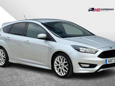 Used Ford Focus ST-Line 120 HP (88 kW) 2017 Silver Hatchback
