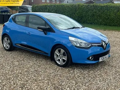 Used Renault Clio Dynamique 90 HP (66 kW) 2016 Blue Hatchback