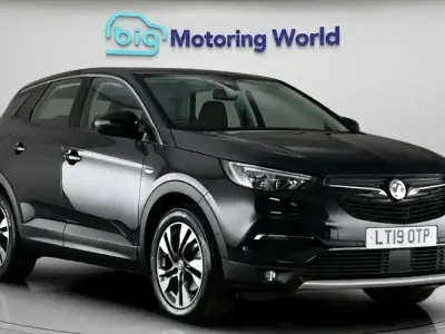 Used Vauxhall Grandland X Sport 131 HP (96 kW) 2019 Grey SUV