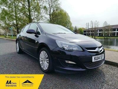 Used Vauxhall Astra Excite 115 HP (84 kW) 2014 Black Hatchback
