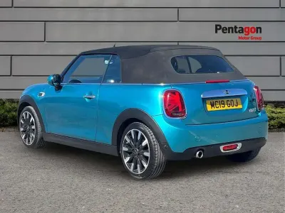 Używany Mini Cooper Cabriolet Exclusive 134 KM (98 kW) 2019 Other Kabriolet
