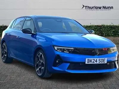 Gebraucht Vauxhall Astra Ultimate 130 PS (95 kW) 2024 Blau Kleinwagen