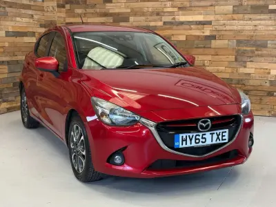 Begagnad Mazda 2 Inclusive 89 HK (65 kW) 2015 Röd Halvkombi