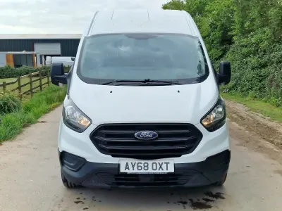 Used Ford Transit Custom 105 HP (77 kW) 2018 White Van