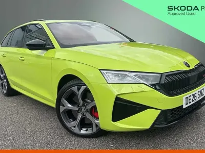 Used Skoda Octavia vRS 265 HP (194 kW) 2026 Hyper green Estate