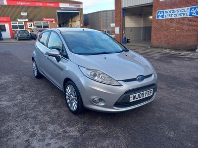 Silver Used 2009 Ford Fiesta Titanium Hatchback | £1,995 (Fair price)