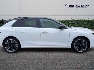 Second-hand Vauxhall Astra Ultimate 114 kW (156 CP) 2024 Alb Hatchback
