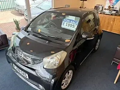 Used Toyota iQ 68 HP (50 kW) 2009 Black Hatchback