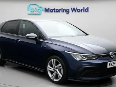 Second-hand VW Golf VIII R-line 150 CP (110 kW) 2023 Albastru Hatchback