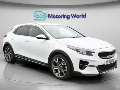 Usado Kia XCeed 158 HP (116 kW) 2022 Branco SUV