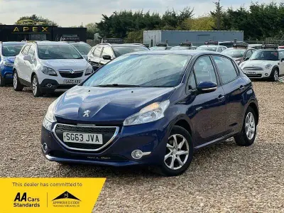 Used Peugeot 208 Active 82 HP (60 kW) 2013 Blue Hatchback