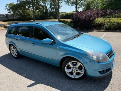 Used Vauxhall Astra SRi 100 HP (73 kW) 2005 Blue Estate