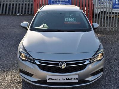 Used Vauxhall Astra 100 HP (73 kW) 2018 Silver Estate