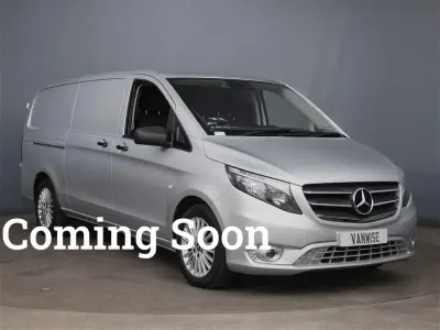 Usado Mercedes Vito Premium 2021 Prateado Van