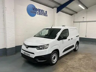 Used Toyota Proace Active 120 HP (88 kW) 2023 White MPV