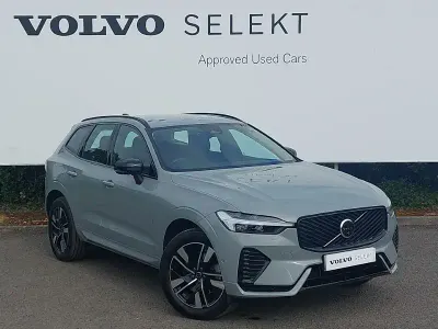 Używany Volvo XC60 Plus 250 KM (183 kW) 2025 Szary SUV