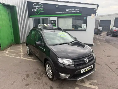 Begagnad Dacia Sandero Ambiance 90 HK (66 kW) 2014 Svart Halvkombi