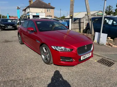 Used Jaguar XE R-Sport 180 HP (132 kW) 2015 Red Sedan