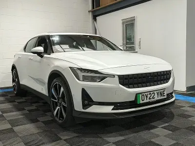Begagnad Polestar 2 169 kW (231 HK) 2022 Vit Halvkombi