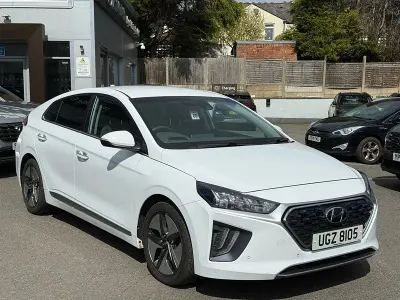 Begagnad Hyundai Ioniq Premium SE 141 HK (103 kW) 2021 Vit Halvkombi