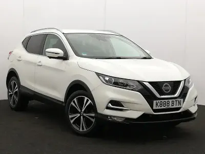 Used Nissan Qashqai N-Connecta 130 HP (95 kW) 2017 White SUV