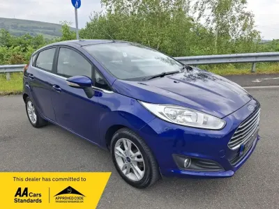 Used Ford Fiesta Zetec 100 HP (73 kW) 2015 Blue Hatchback