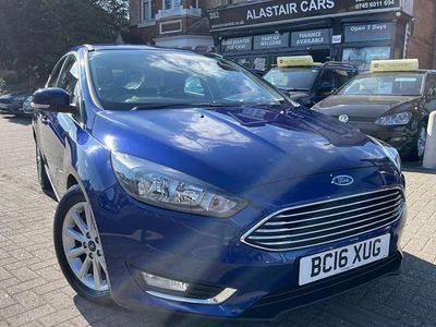 Used Ford Focus Titanium 125 HP (91 kW) 2016 Blue Hatchback