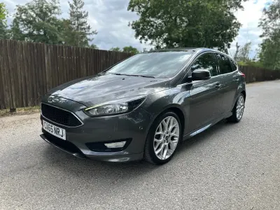 Used Ford Focus Zetec 120 HP (88 kW) 2015 Grey Hatchback