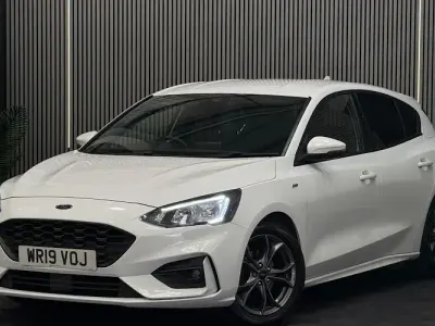 Used Ford Focus ST-Line 120 HP (88 kW) 2017 White Estate