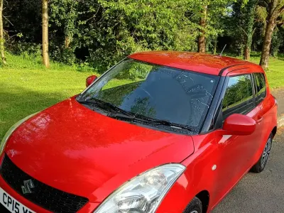 Begagnad Suzuki Swift 2015 Röd Halvkombi