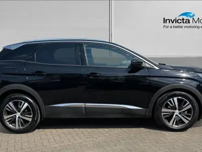 Käytetty Peugeot 3008 Allure 131 HP (96 kW) 2024 Musta Katumaasturi