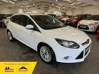 Used Ford Focus Zetec 2014 White Hatchback