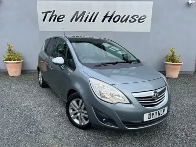 Używany Vauxhall Meriva 130 KM (95 kW) 2011 Srebrny Minivan