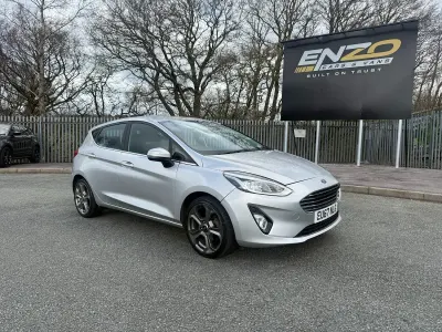 Używany Ford Fiesta Zetec 2017 Srebrny Hatchback