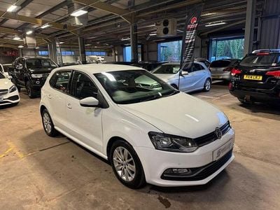 White Used 2015 VW Polo SE Hatchback | £5,990 (Fair price)