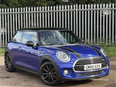 Usado Mini Cooper Hatch 2018 Azul Utilitario