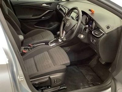 Used Vauxhall Astra SRi 150 HP (110 kW) 2019 Silver Hatchback