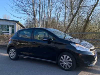Used Peugeot 208 Access 70 HP (51 kW) 2013 Black Hatchback