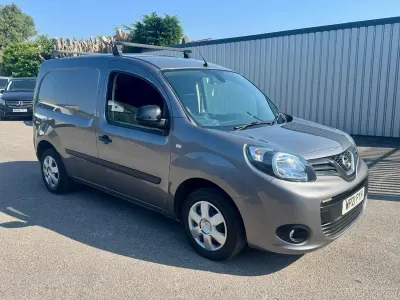 Used Nissan NV250 Tekna 95 HP (69 kW) 2021 Grey Van