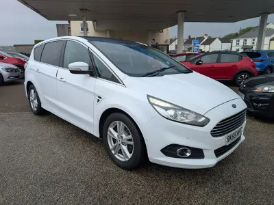 Used Ford S-MAX Titanium 2015 White MPV