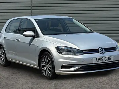 Used VW Golf VII SE 131 HP (96 kW) 2018 Silver Hatchback
