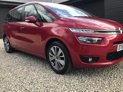Used Citroën Grand C4 Picasso SELECTION 120 HP (88 kW) 2016 Red MPV