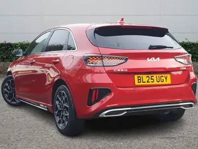 Używany Kia Ceed GT-Line 140 KM (102 kW) 2024 Czerwony Hatchback