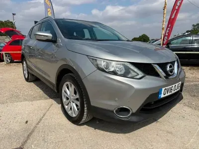 Used Nissan Qashqai Acenta 115 HP (84 kW) 2016 Silver SUV